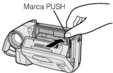 SHARP VL-AH150U - Inserción de un videocasete - 3