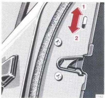 Mercedes-Benz 230 E (1988) - Locking and Unlocking of Doors - 2