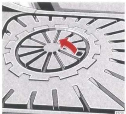 Mercedes-Benz 300 CE (1988) - Hazard Warning Triangle - 1