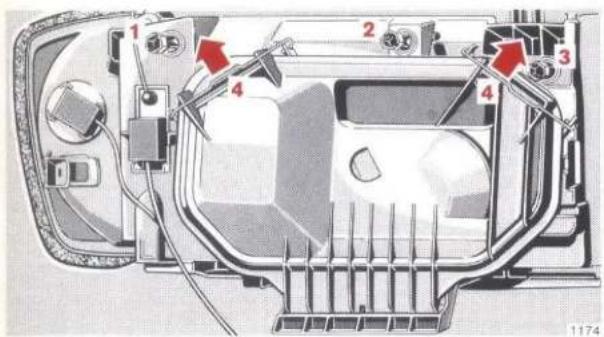 Mercedes-Benz 300 CE (1988) - Additional fuse boxes - 1