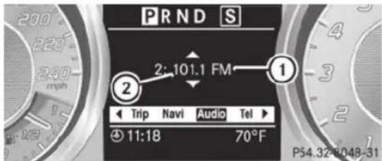 Mercedes-Benz SLS AMG Roadster (2014) - Selecting a radio station - 1