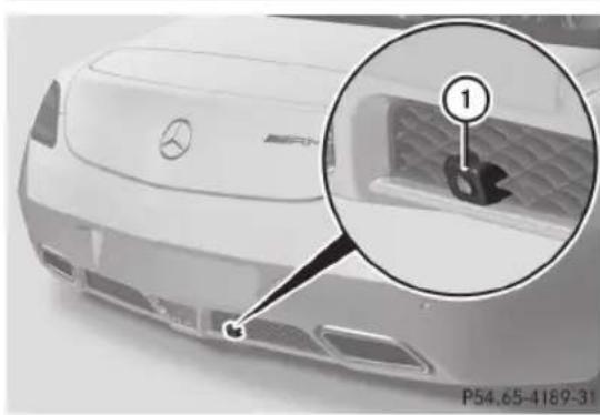 Mercedes-Benz SLS AMG Coupe (2012) - Nettoyage de la caméra de recul - 1
