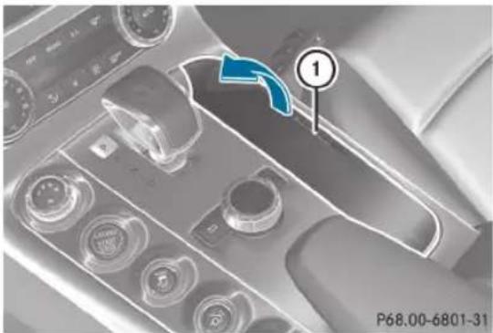 Mercedes-Benz SLS AMG Coupe (2012) - Boîte à gants - 3