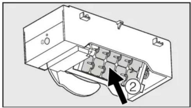 MIELE KFN 9755 iDE - Cleaning the ice cube tray - 2