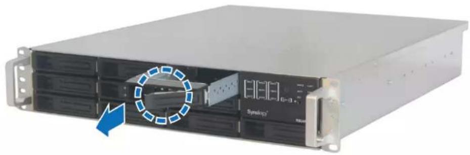 SYNOLOGY RackStation RS3412xs - Installation des disques durs - 1