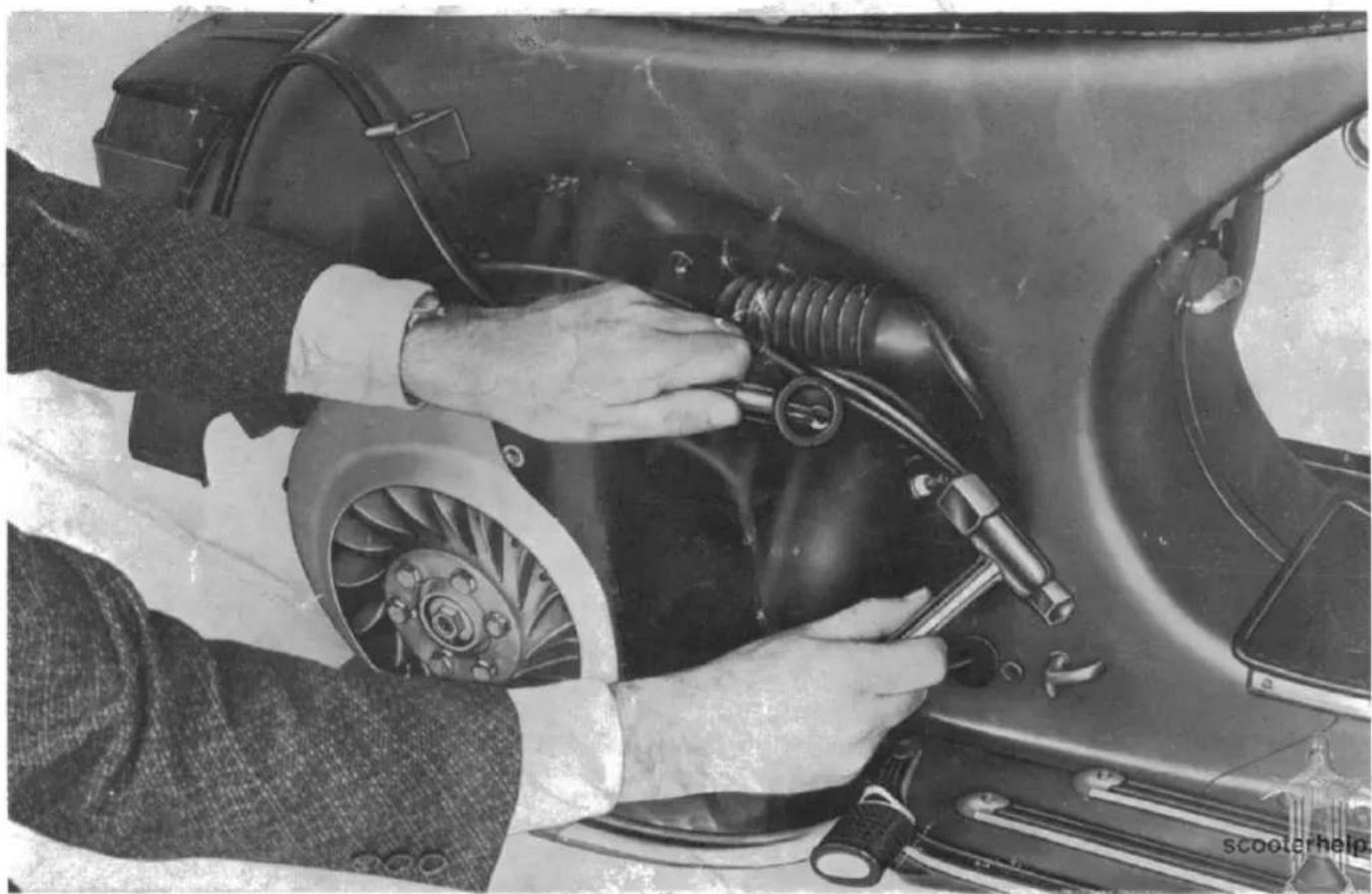 VESPA Rally 200 - ADJUSTMENT ON CARBURETTOR - 2