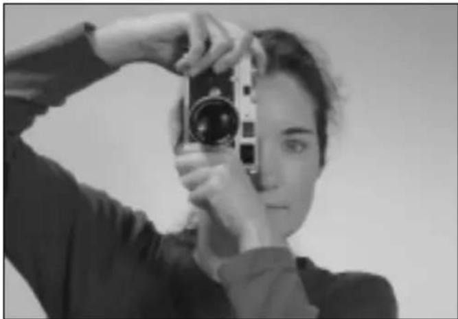 LEICA MP 0.72 - Richtiges Halten der Kamera - 1