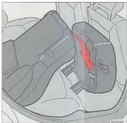 VOLVO 940 (1997) - Cargo space, Estate - 3