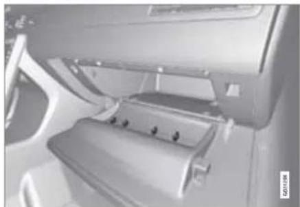 VOLVO XC70 (2011) - Allume-cigares et cendrier\* - 1