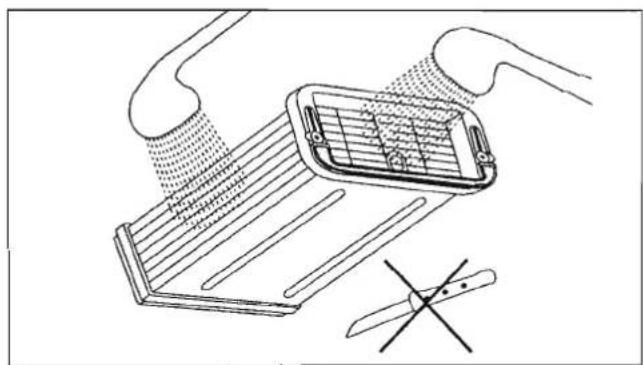 Diagram of a cleaning or cleaning process with a tray, filter, and tool (no text or symbols)