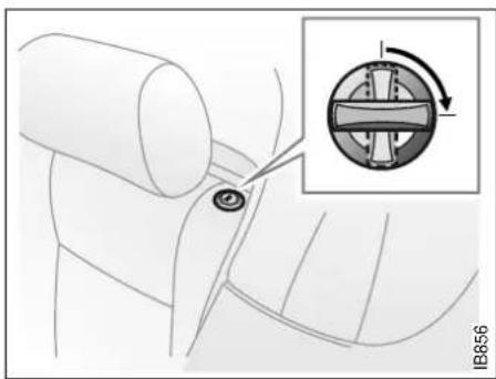 SAAB 9-3 (1999) - Rear seat - 1