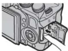 FUJIFILM Finepix HS33EXR - Retrait des cartes mémoire - 1
