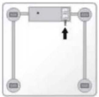 Simple diagram of a device with four vertical supports and a central control panel (no text or symbols)