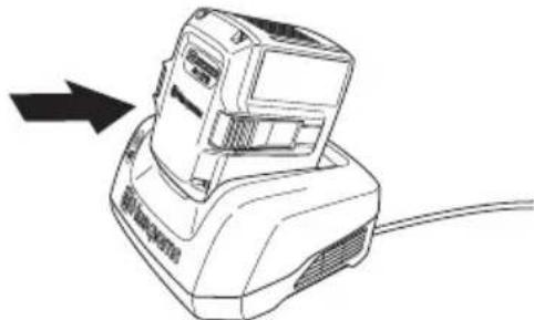 HUSQVARNA 136 LiC - De accu aansluiten op de acculader - 1