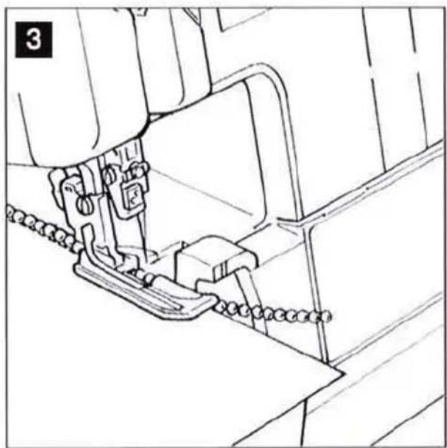Dessin technique au trait d'une aiguille de machine à coudre piquant un tissu (sans texte ni symboles)