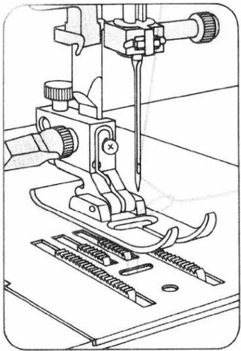 PFAFF tipmatic 1147 - Inserimento del filo superiore: - 5