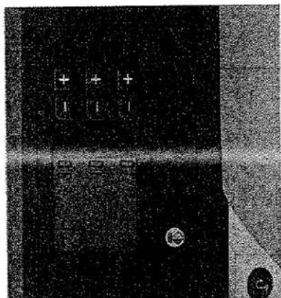 Image recadrée montrant un fond sombre avec des symboles épars et une petite icône circulaire, provenant peut-être d'un matériel technique ou éducatif.