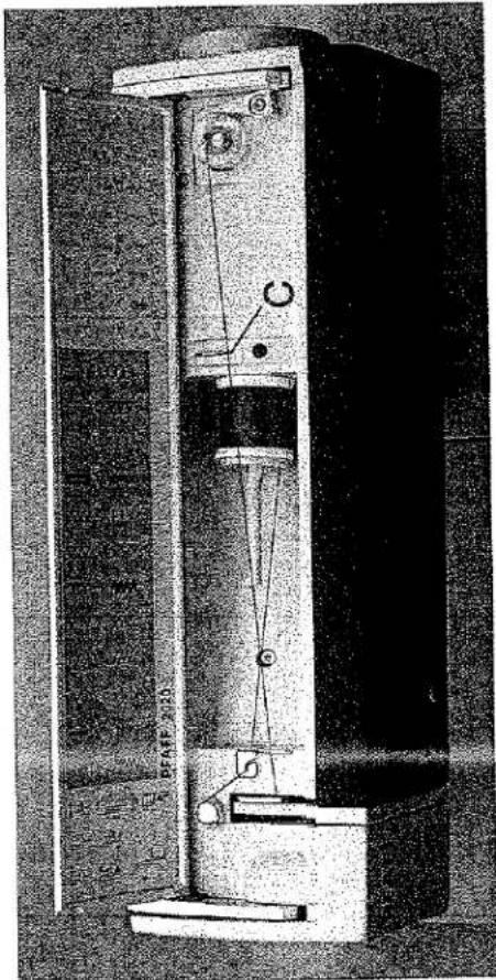 Schéma technique d'un dispositif mécanique avec des composants étiquetés (sans texte ni symbole lisible).