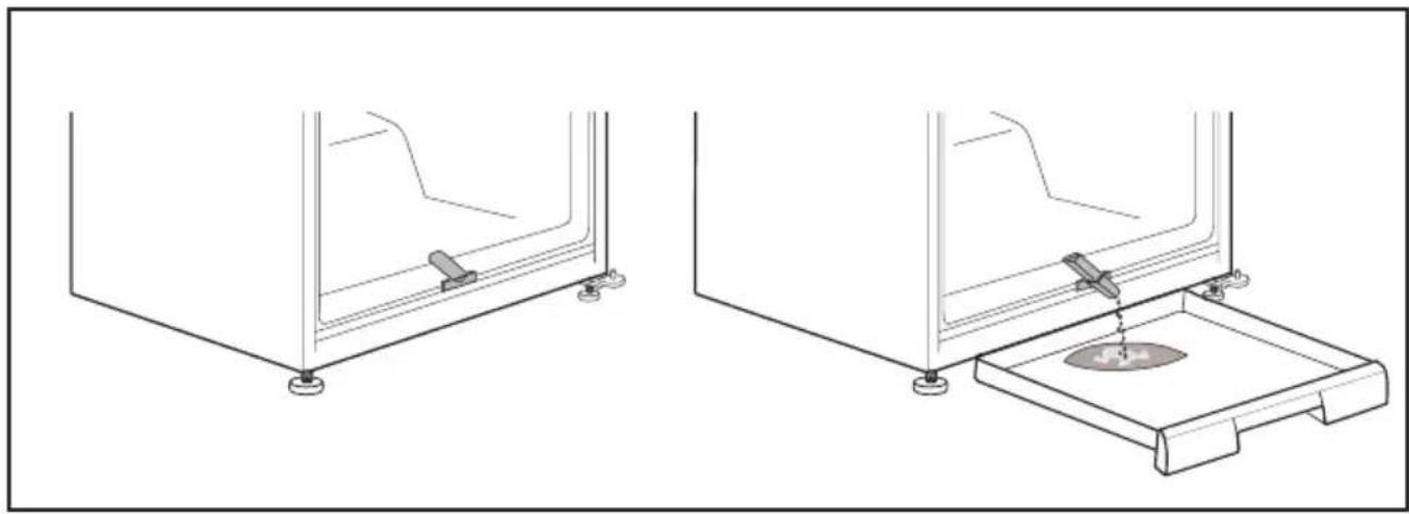Technical line drawing showing two mechanical assembly configurations with mounting points and a central component (no text or symbols)