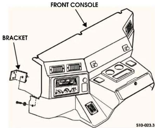 FRONT CONSOLE BRACKET S10-023.3