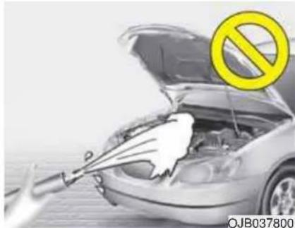 HYUNDAI i20 (2008) - AVERTISSEMENT - Freins mouillés - 1