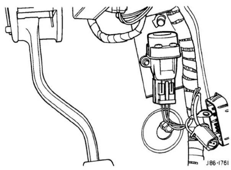Technical line drawing of a mechanical assembly with hoses and components (no text or symbols)