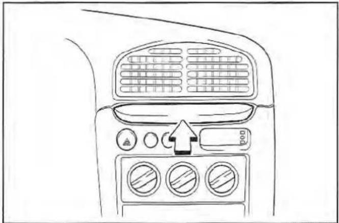 KIA Sportage (2000) - ▲ AVERTISSEMENT : Liquides chauds - 1