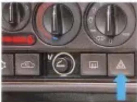 SAAB 900 (1992) - Hazard warning lights - 1