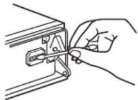 SONY CDX-GT650UI - Pulizia dei connettori - 1