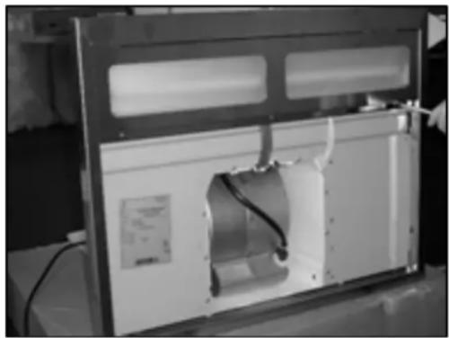 BAUMATIC P15SS - IMPORTANT: BEFORE ATTEMPTING TO CHANGE A FLUORESCENT TUBE, YOU MUST ENSURE THAT YOU HAVE DISCONNECTED THE COOKER HOOD FROM YOUR MAINS SUPPLY. - 1