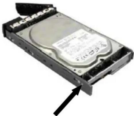 D-LINK DSN-6120 - Install drives - 2