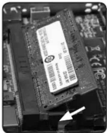 Zotac ZBOX BI320 - Installing a memory module - 1