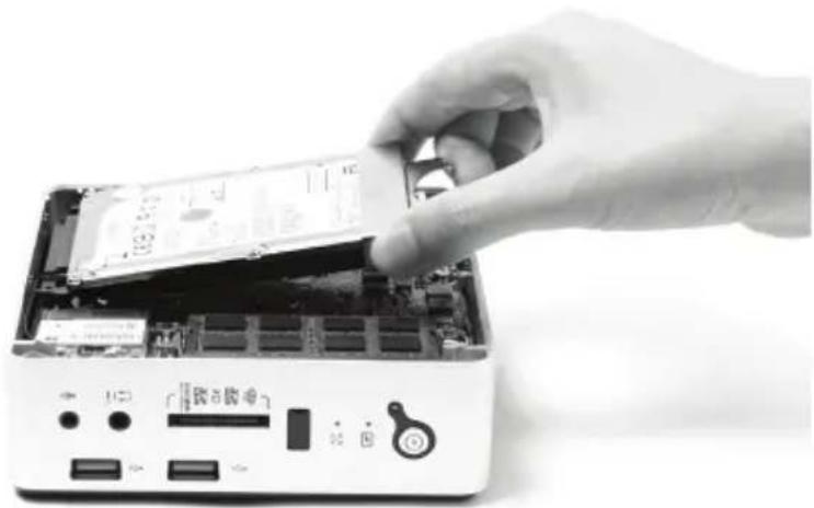 Zotac ZBOX nano ID64 Plus - Installing a hard disk - 3
