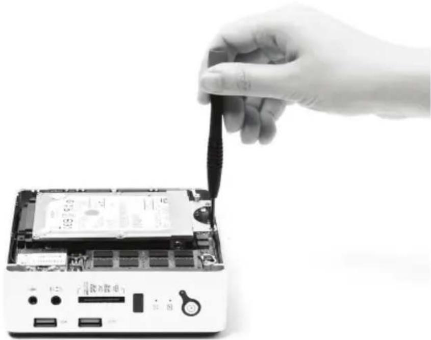 Zotac ZBOX nano ID64 Plus - Installing a hard disk - 4