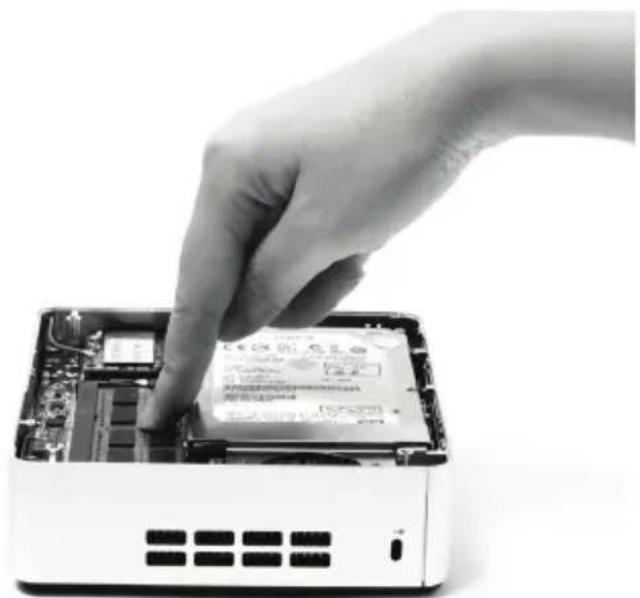 Zotac ZBOX nano ID64 Plus - Installing a memory module - 2