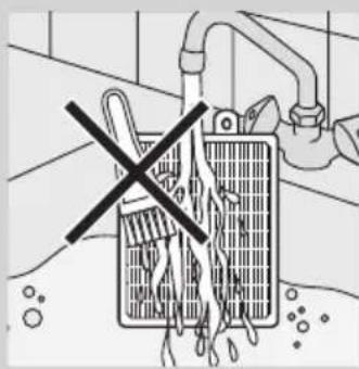 Diagram of a water heater with a crossed-out black symbol indicating no damage or prohibition (no text or labels present).