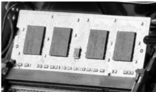 Zotac ZBOXHD-ID40-PLUS-U - Removing the memory module - 2