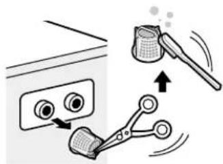 Diagram illustrating a cleaning or cleaning process with labeled components and directional arrows indicating movement.