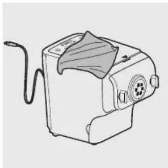 PHILIPS Avance Collection HR2365 - Clean the shaping disc with the supplied cleaning tool to remove the dough residues. After that, you can clean it with water. - 5