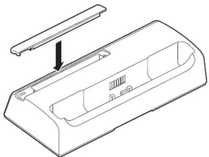 PANASONIC JT-B1-CU000Z - Anbringen und Entfernen der Abdek- kung für den Akku-Ladeschacht - 1