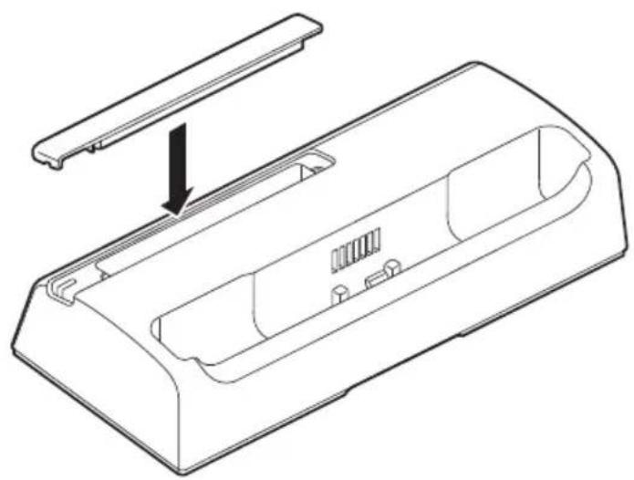 PANASONIC JT-B1-CU000Z - Pose et retrait du cache de la fente de chargement de la batterie - 1