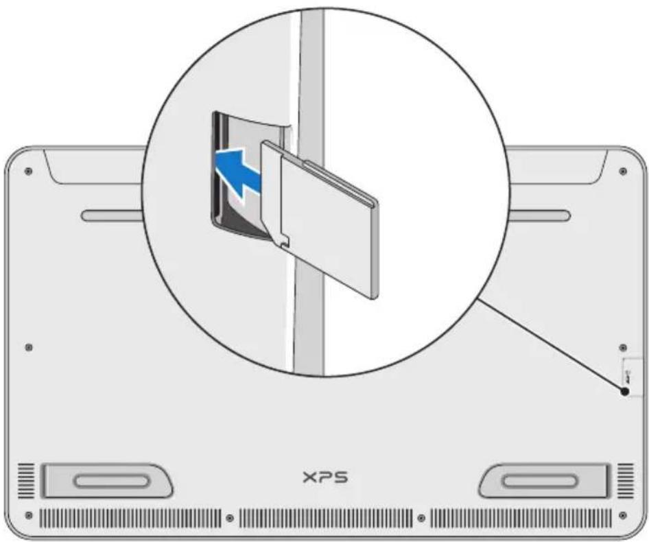 DELL XPS 18 (1810) - Insérer une carte SD (facultatif) - 1