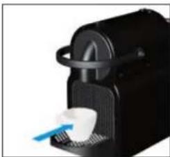 NESPRESSO Inissia D40 - COFFEE PREPARATION/ PREPARATION DU CAFE - 5
