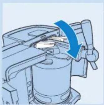 PHILIPS PerfectDraft HD3610 - Het biervat in het apparaat plaatsen - 4