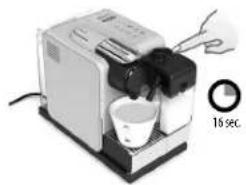 DELONGHI Nespresso Lattissima Touch - PREPARACIÓN DE UN CAPPUCCINO, UN LATTE MACCHIATO, CREAMY LATTE Y ESPUMA DE LECHE CALIENTE PREPARAÇÃO DE CAPPUCCINO-LATTE MACCHIATO-CREAMY LATTE-ESPUMA DE LEITE QUENTE - 10