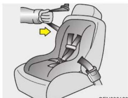 KIA Rio (2015) - Mettre une ceinture de sécurité de passager au mode d'auto-bouclage - 2