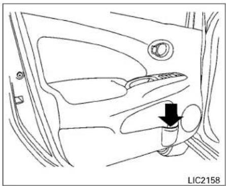 NISSAN Versa (2012) - RANGEMENT - 4
