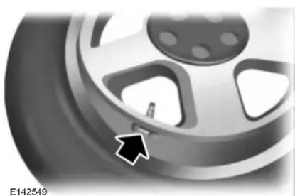 Lincoln MKC (2015) - Wheels and Tires - 1