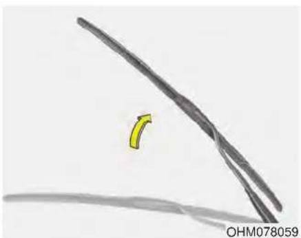 KIA Soul EV (2015) - CAUTION - Wiper arms - 2