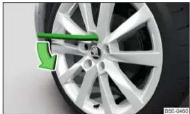 SKODA Fabia (2016) - Desserrage / serrage des boulons de roue - 1